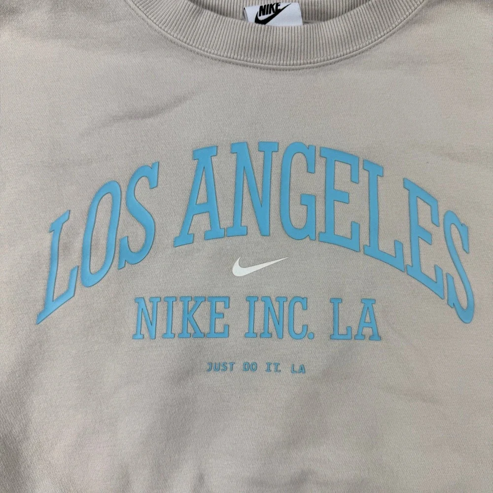 Nike Sweatshirt Womens Small Beige Los Angeles Nike Inc LA Cropped FQ6232-104